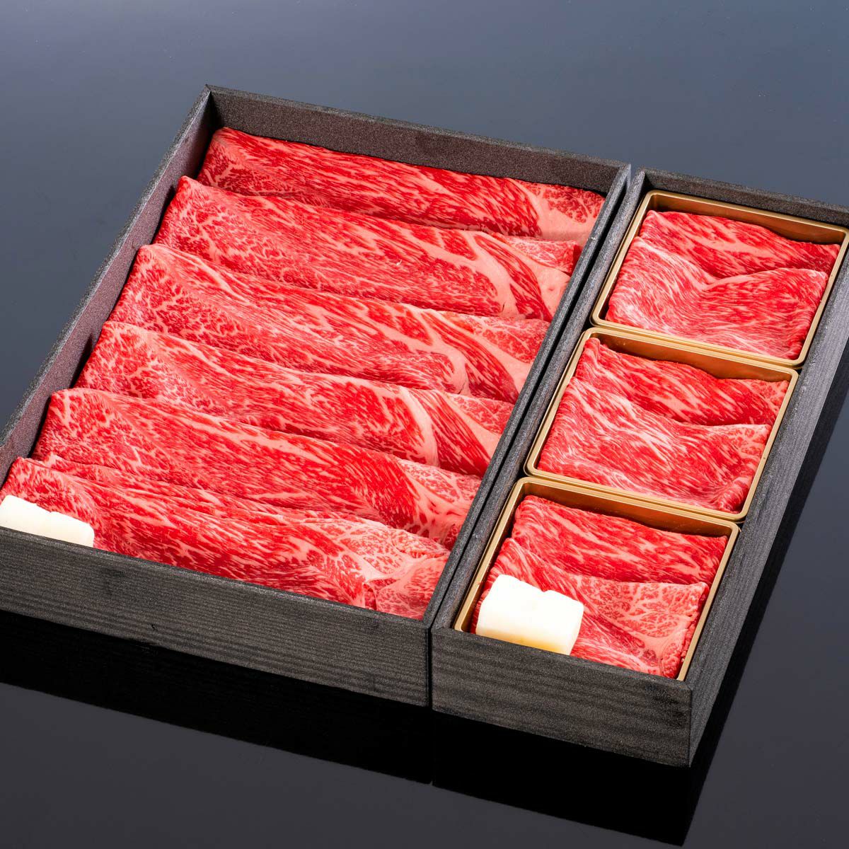 熊野牛】すき焼き極上肩 800g (約7～8人前) | 熊野牛・紀州和華牛の